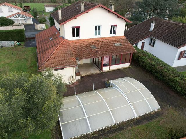 Maison 6 pièces de 153 m² sur un terrain de 770 m² 153m² Sault de Navailles