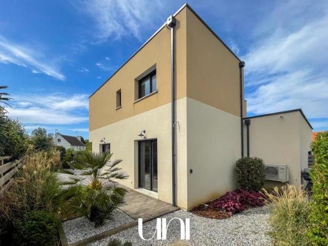 Maison 6 pièces de 167m2 avec garage Saint Contest