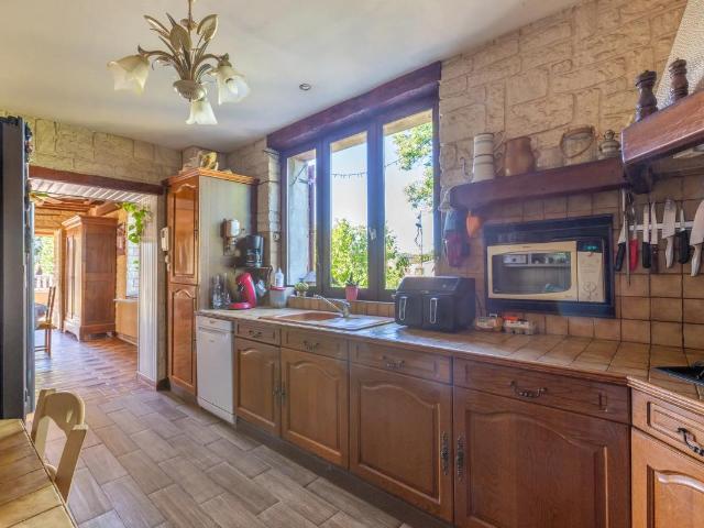 Maison 6 pièces de 163 m² avec piscine à Marcilly d'Azergues