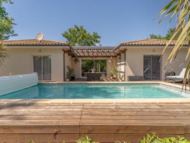 Maison 6 pièces modernes piscine