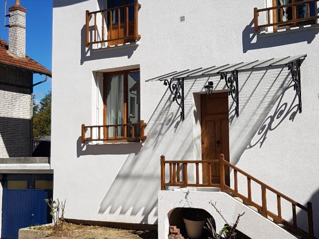 Maison 6 pièces Rueil Malmaison 105.00m² 2850€ à louer