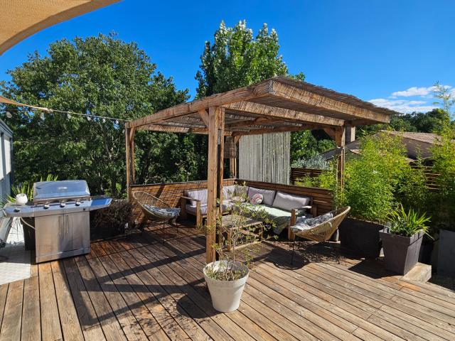 Maison 6 pièces Vailhauquès 180.00m² 1950€ à louer
