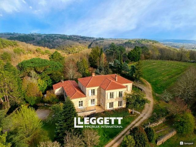 Maison 10 pièces 440 m²