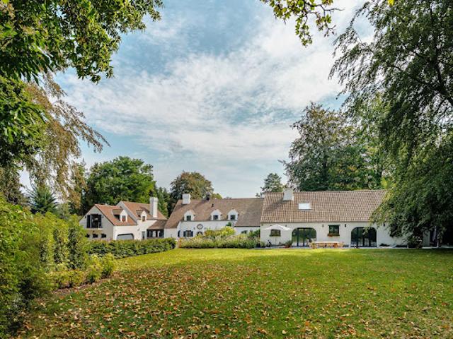 Maison contemporaine avec jardin et terrasse