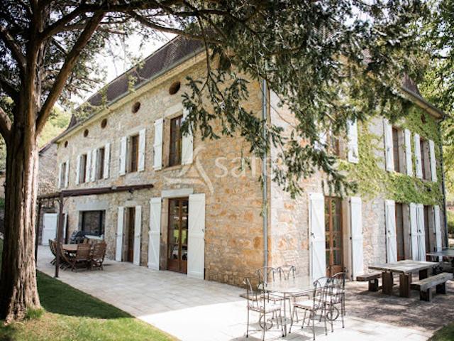 Maison avec piscine et jardin