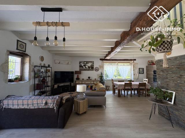 Maison 80 m² 93 utiles pièce de vie + 2 chambres piscine dépendance