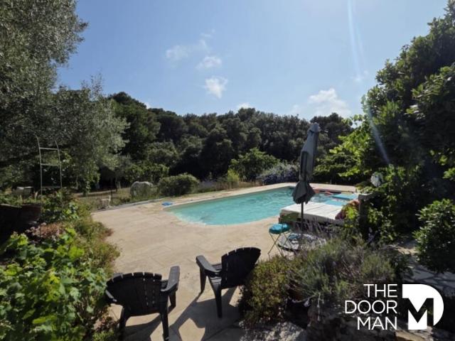 Maison 83500