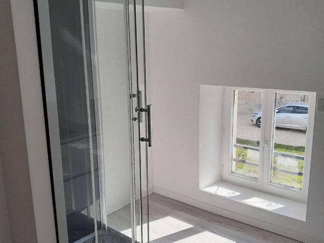 Maison 85m2 1 chambre avec terasse et pelouse