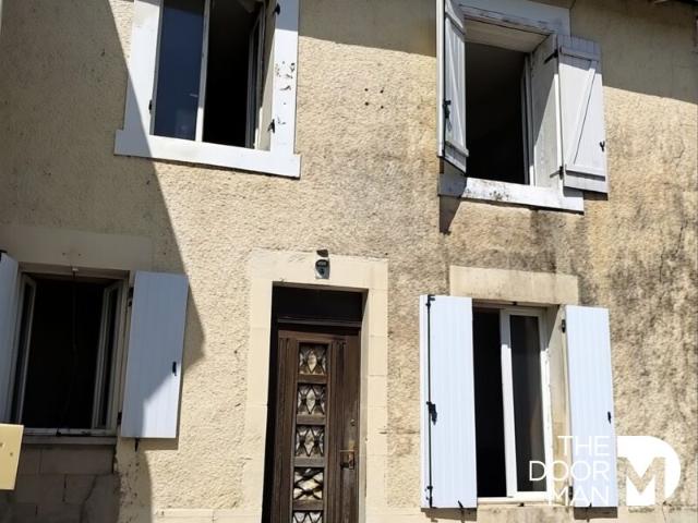 Maison 86160