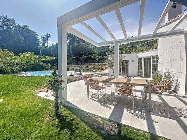 Maison avec piscine et jardin
