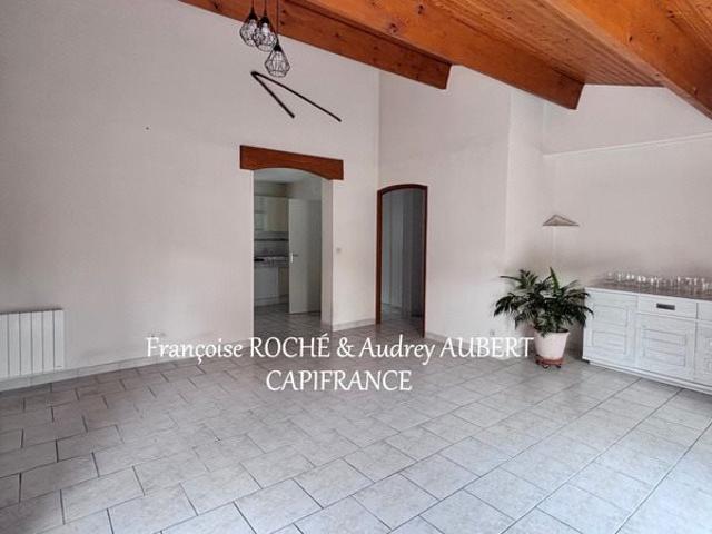 Maison 88m2 plain pied 4 pièces 3 chambres garage à. 88m² Saintes