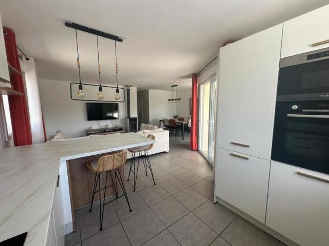 MAISON 88m2 SAINT CHAMOND PISCINE TERRASSE 3 CHAMBRES