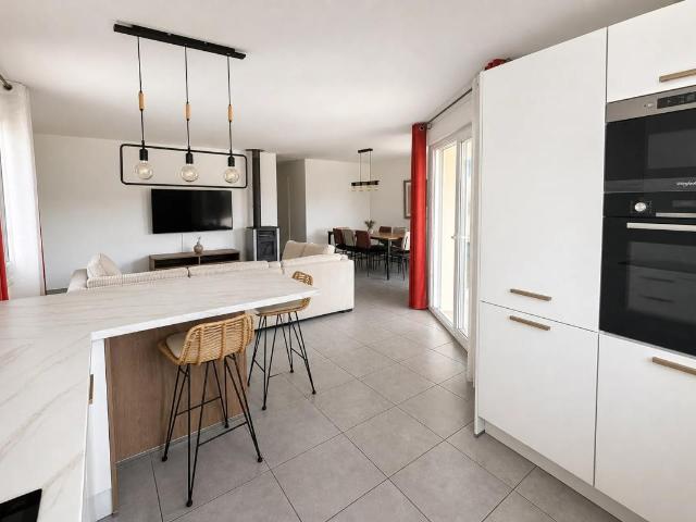 MAISON 88m2 SAINT CHAMOND PISCINE TERRASSE 3 CHAMBRES