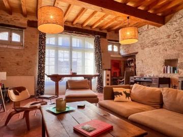 Propriété de charme dans un village prisé avec cour intérieure