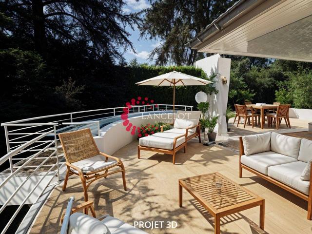 Maison 8 P de 220 m² avec terrasse et jardin arboré de 1195 m²