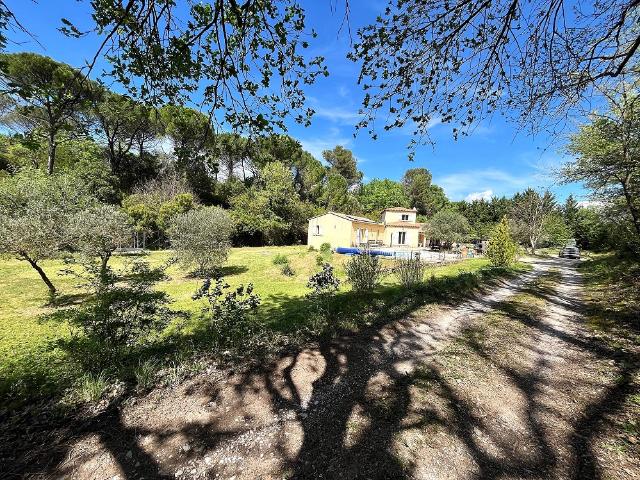 Maison 8 pièce s 165 m2 piscine 13 590 M2