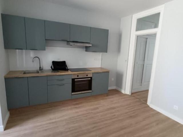 MAISON 8 pièce s 180m²
