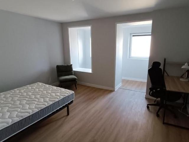 MAISON 8 pièce s 180m²
