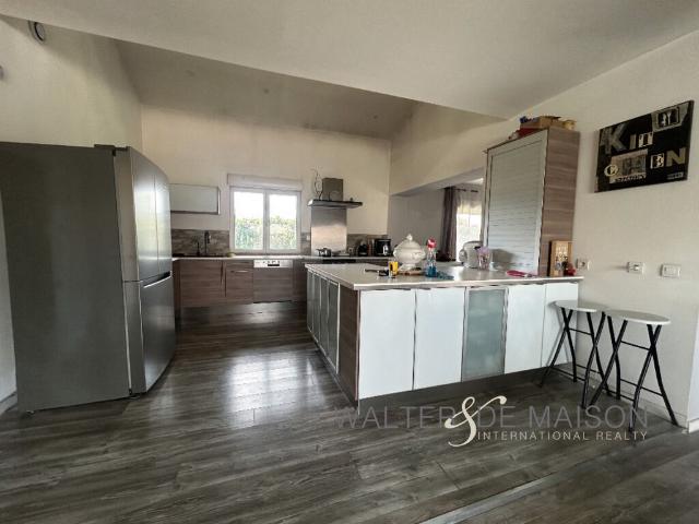 Maison 8 pièce s 265 m2
