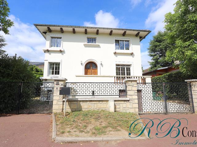 maison 8 pièce s 231 m2