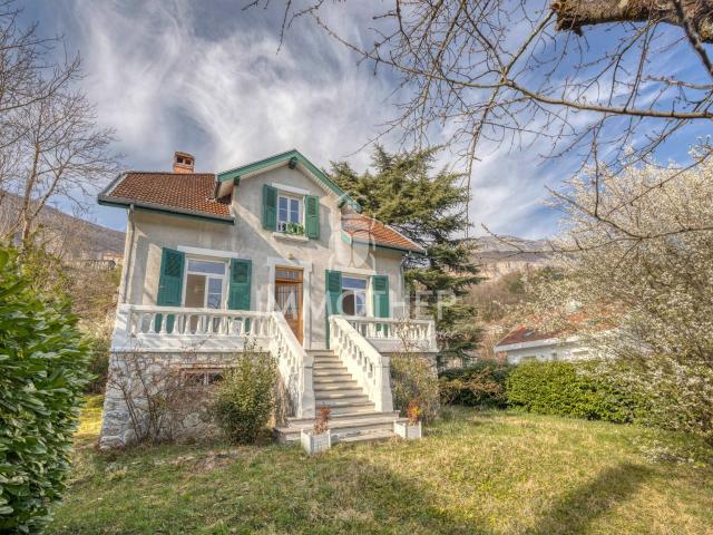 Maison 8 pièces 130 m²