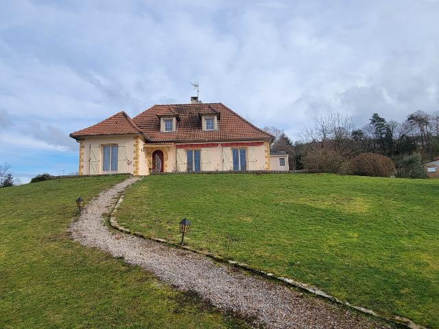 Maison 8 pièces 145 m²
