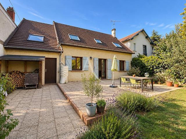 Maison 8 pièces 140 m²