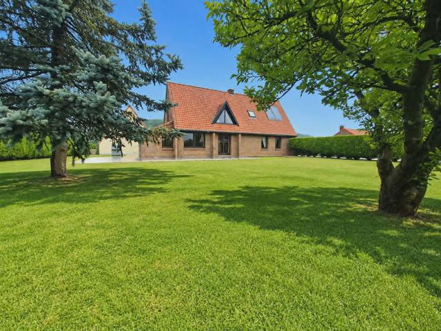 Maison 8 pièces 141 m²