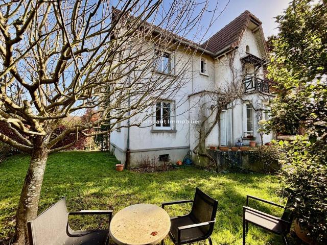 Maison 8 pièces 141 m²