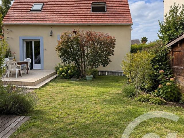 Maison 8 pièces 142 m²