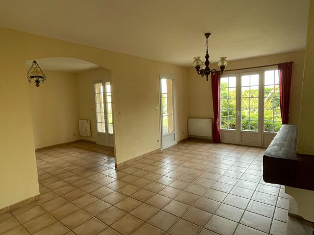 Maison 8 pièces, 142 m² à louer à Nouaillé Maupertuis 86340