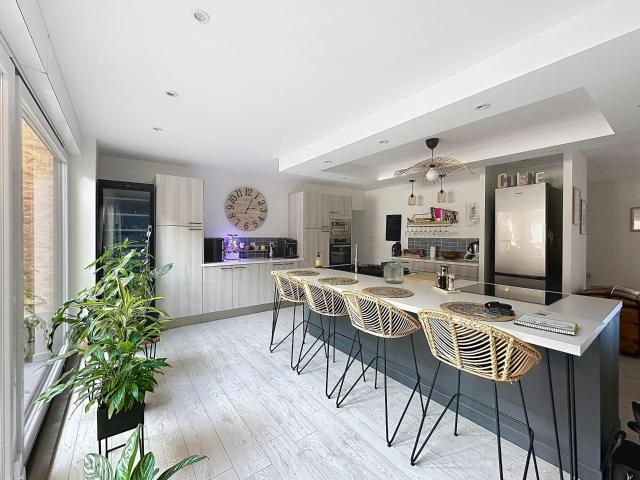 Maison 8 pièces 143 m²