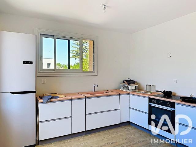 Maison 8 pièces, 154 m² à louer à Saint Genis les Ollières 69290