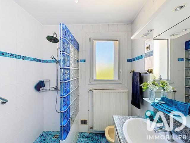 Maison 8 pièces, 154 m² à louer à Saint Genis les Ollières 69290
