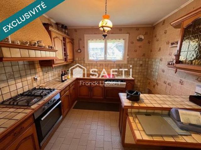 Maison 8 Pièces 155 m² à Queyrac