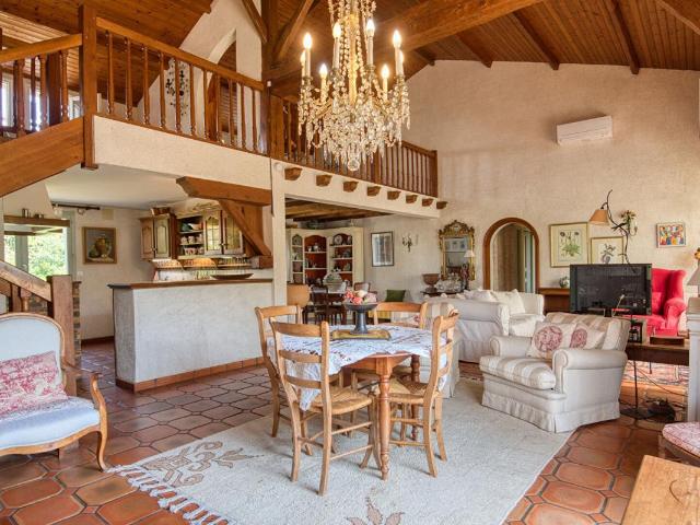 Maison 8 pièces 157 m²