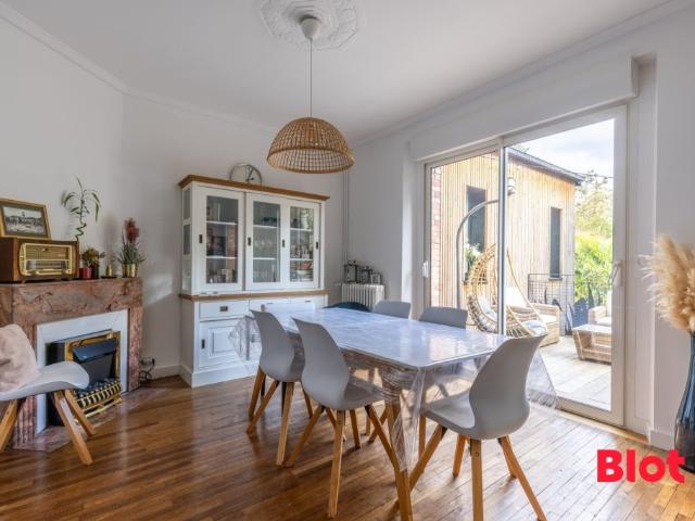 Maison 8 pièces 159 m²