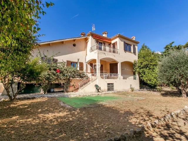 Maison 8 pièces 159 m²