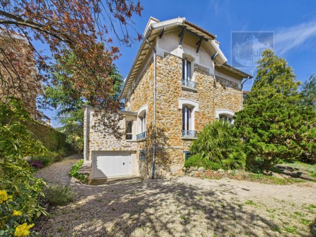 Maison 8 pièces 150 m²
