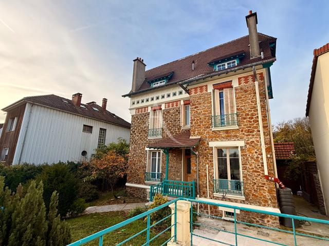 Maison 8 pièces 151 m²