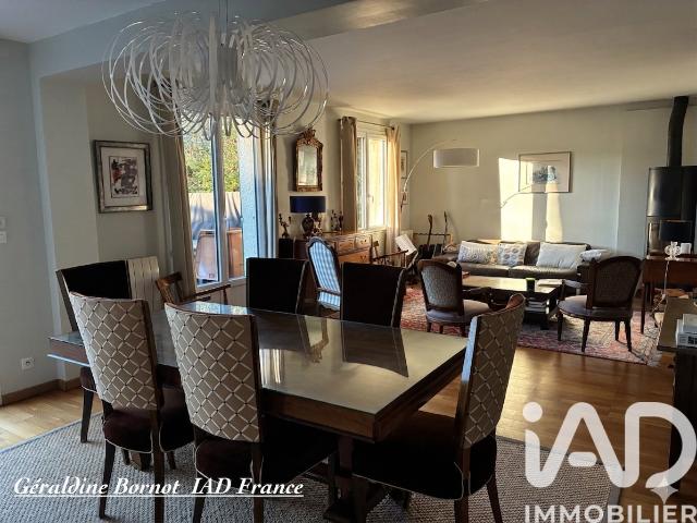 Maison 8 pièces 151 m²