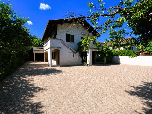 Maison 8 pièces 151 m²