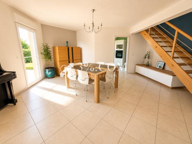 Maison 8 pièces 151 m²