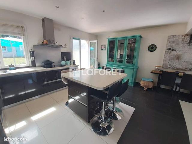 Maison 8 pièces 151 m²