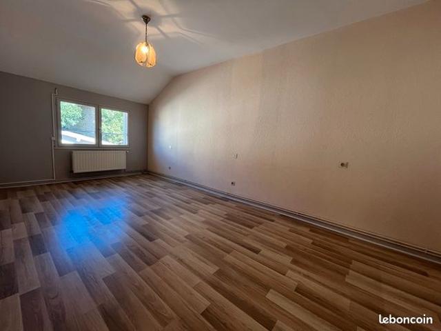 Maison 8 pièces 15 m²