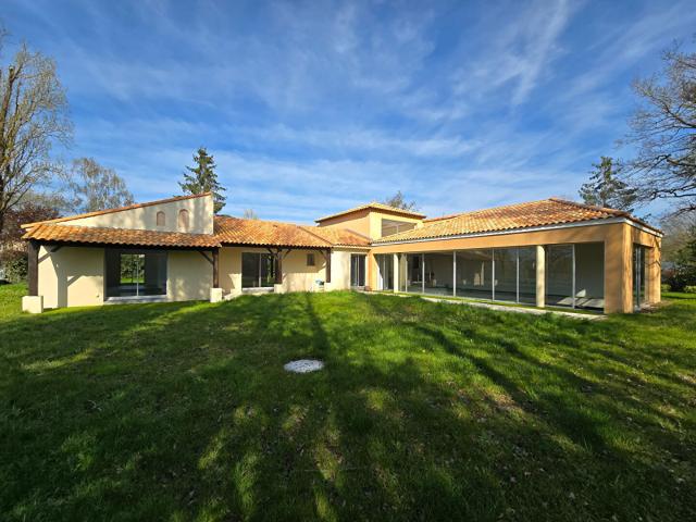 Maison 8 pièces 164 m²