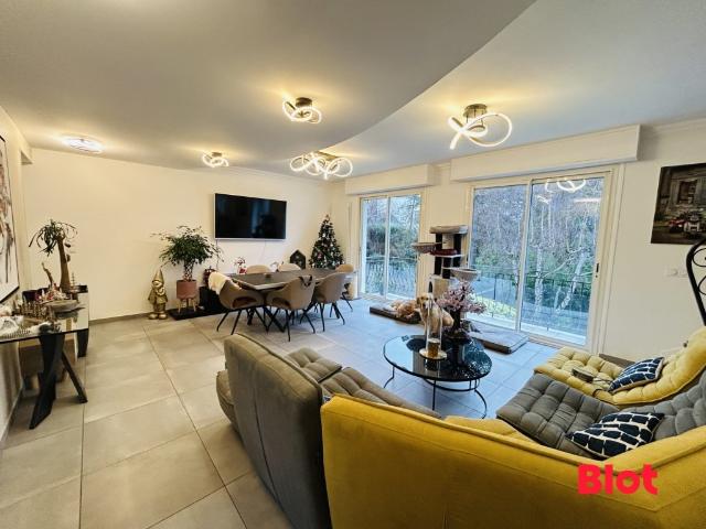 Maison 8 pièces 164 m²