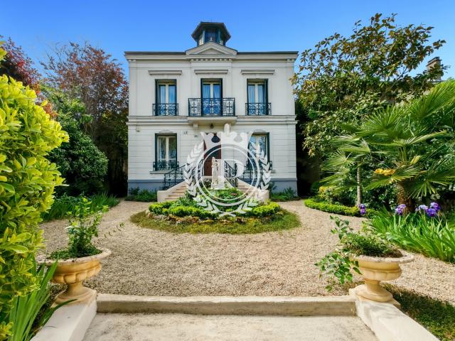 Maison 8 pièces 165 m²