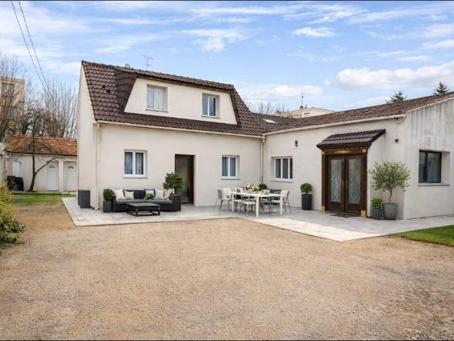 Maison 8 pièces 165 m²