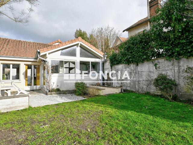 Maison 8 pièces 166 m²